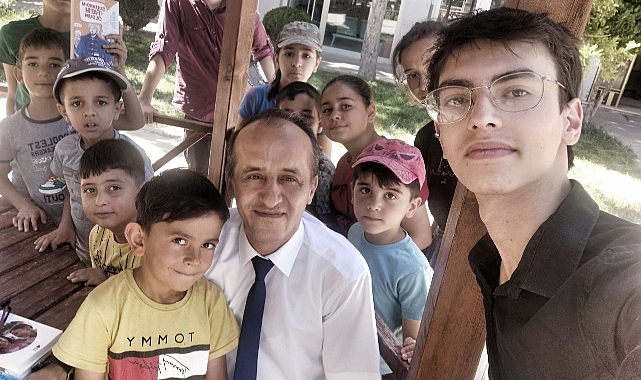 Öğrenciler tatilde de kitap okumaya devam ediyor