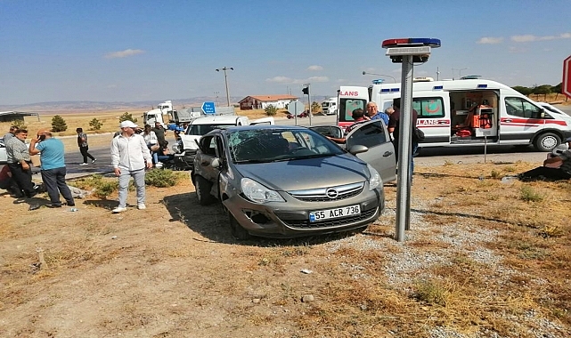 Otomobil ile hafif ticari araç çarpıştı 5 kişi yaralandı