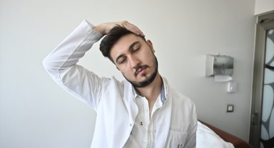 Sıcak hava nedeniyle evden çıkamayanlara egzersiz önerisi