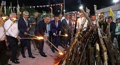 Şölen Ateşi Geceyi Aydınlattı