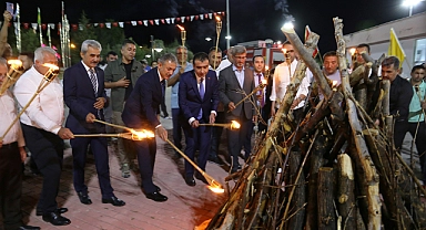 Şölen Ateşi Geceyi Aydınlattı