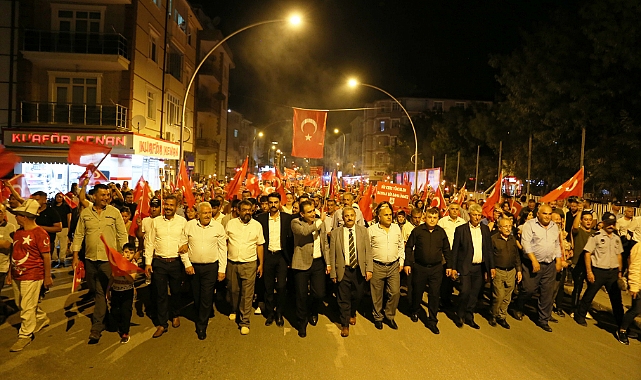 Türkçe Aşkı Vatan Aşkı Yürüyüşü Coşkuyla Gerçekleşti