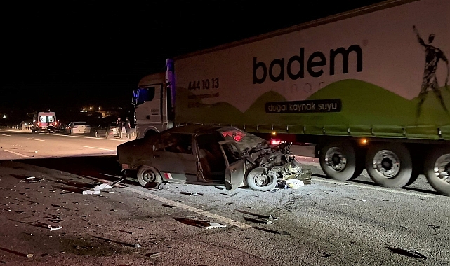Zincirleme trafik kazasında 1 kişi öldü, 12 kişi yaralandı