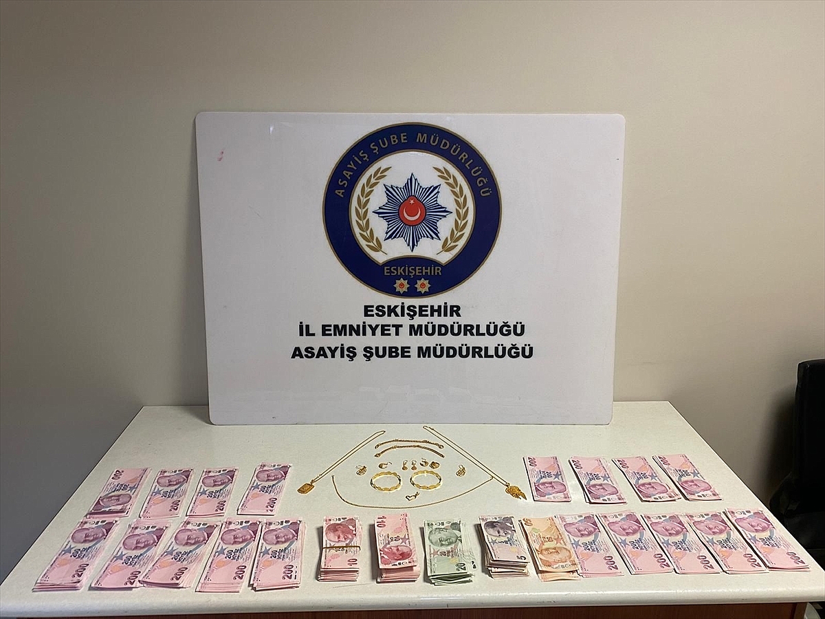 Bir kişiyi telefonla 90 bin lira dolandıran 2 şüpheli tutuklandı