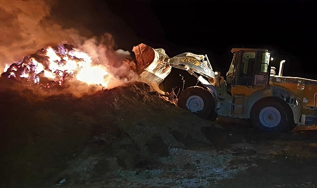 Çıkan yangında 6 bin saman balyası yandı