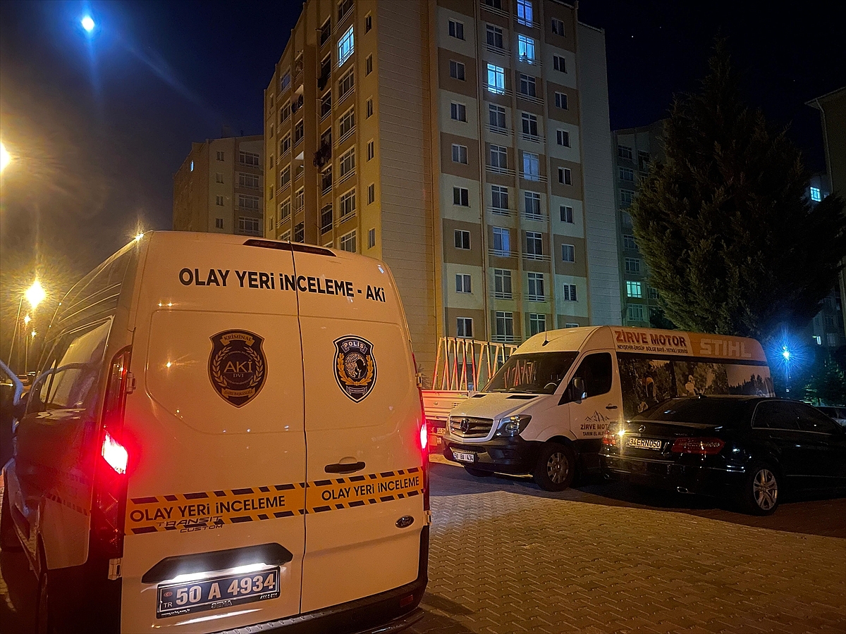 Eski eşinin ailesiyle kavga eden kişi pencereden düşerek öldü