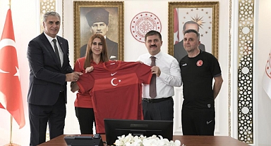 Golbol Kadın Milli Takımından Vali Sarıibrahim'e ziyaret