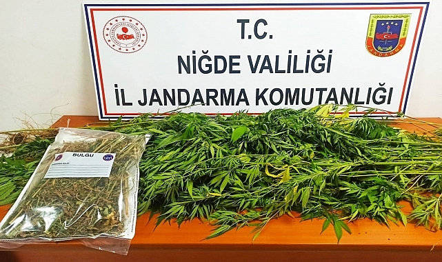 Kaçakçılık ve uyuşturucu operasyonunda 2 zanlı yakalandı