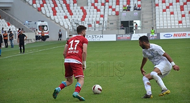 Karaman FK, Evinde Sarıyer'e 3 Puan Hediye Etti