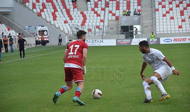 Karaman FK, Evinde Sarıyer'e 3 Puan Hediye Etti