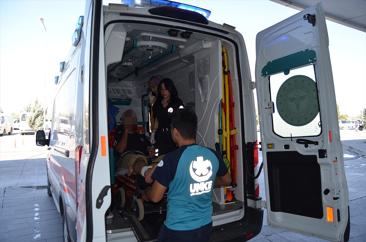 Kazara kendini vuran çoban hastaneye kaldırıldı