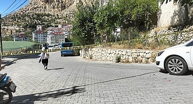 Sokak Ortasında Dövülen Şahıs Hastanede Yaşam Mücadelesi Veriyor