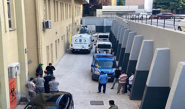 Tartıştığı komşusu ve eşini öldüren kişi intihar etti