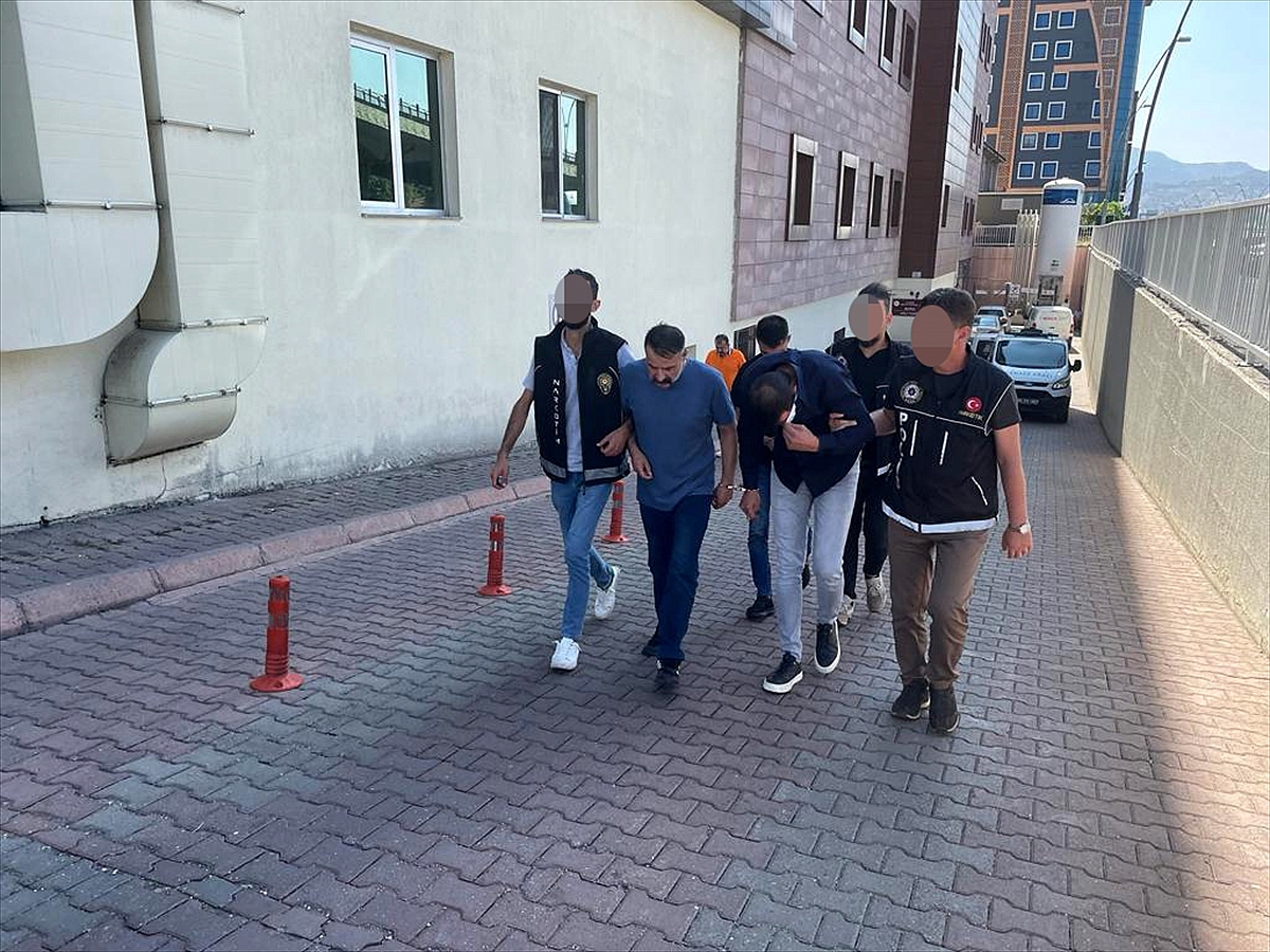 Uyuşturucu operasyonunda 3 zanlı yakalandı
