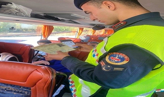 6 dolandırıcılık şüphelisi ile 5 düzensiz göçmen yakalandı