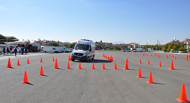 Ambulans Sürüş Güvenliği Eğitimi Verildi
