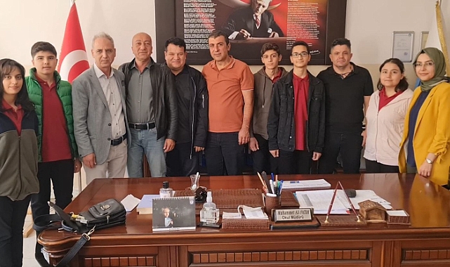 Başarılı 6 Öğrenciye 1 Yıl Boyunca Burs 