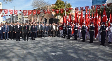 Cumhuriyet Bayramı "Çelenk Sunma Töreni" Düzenlendi
