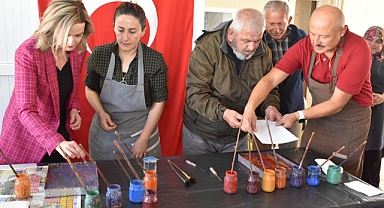 Dursun Fakih Huzurevi Sakinleri Ebru Sanatını Öğrenmeye Yönelik İlk Adımını Attı