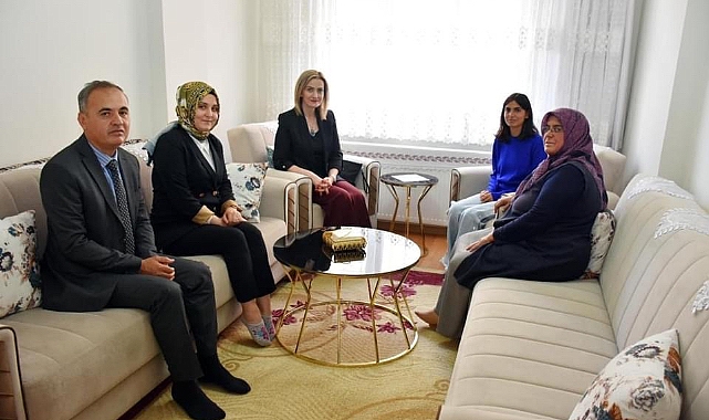 Hatice Sarıibrahim'den Koruyucu Aileye Ziyaret