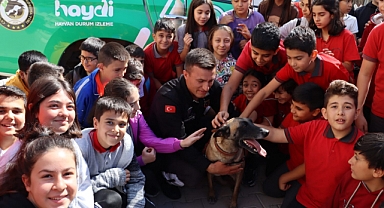 Jandarma, öğrencilere hayvan sevgisini anlattı