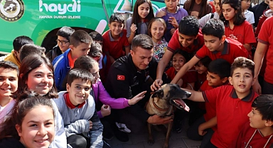Jandarma, öğrencilere hayvan sevgisini anlattı