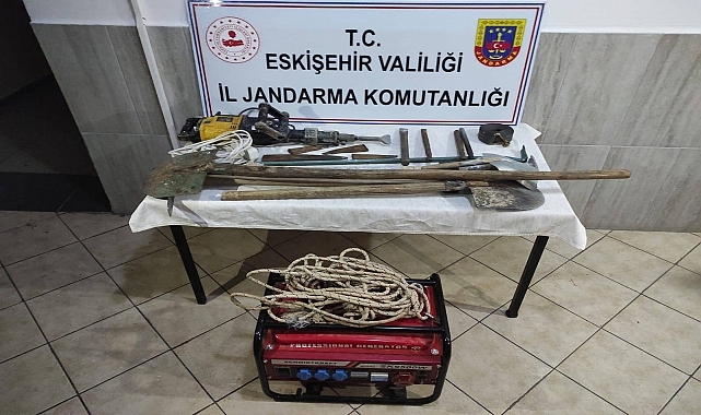 Kaçak kazı yapan 5 şüpheli yakalandı