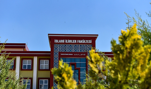 KMÜ İslami İlimler Fakültesi İlk Dergisini Çıkardı