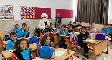 Öğrenci Nasrettin Hoca Oldu Arkadaşlarına Ecdadını Anlattı