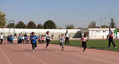 Öğrenciler dereceye girebilmek için ter döktü 