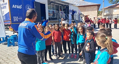 Öğrencilere Deprem Farkındalık Eğitimi