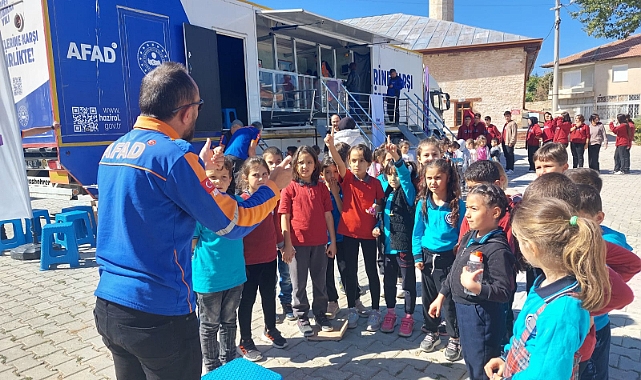 Öğrencilere Deprem Farkındalık Eğitimi