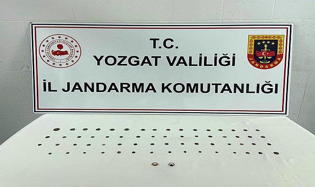 Otomobilde 63 sikke ve 2 yüzük ele geçirildi