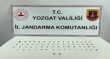 Otomobilde 63 sikke ve 2 yüzük ele geçirildi