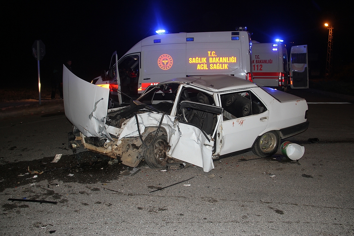 Trafik kazasında 6 kişi yaralandı