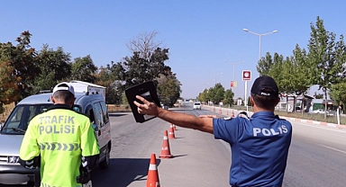 Trafikte sakın bu hatayı yapmayın! Bunu yapan 20 bin lira ceza ödeyecek