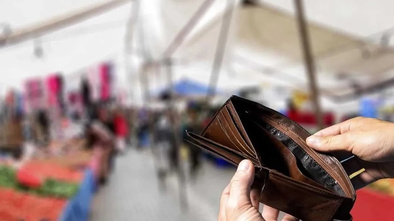 TÜRK-İŞ'e göre ekimde 4 kişilik ailenin yoksulluk sınırı 44 bin 573 lira oldu