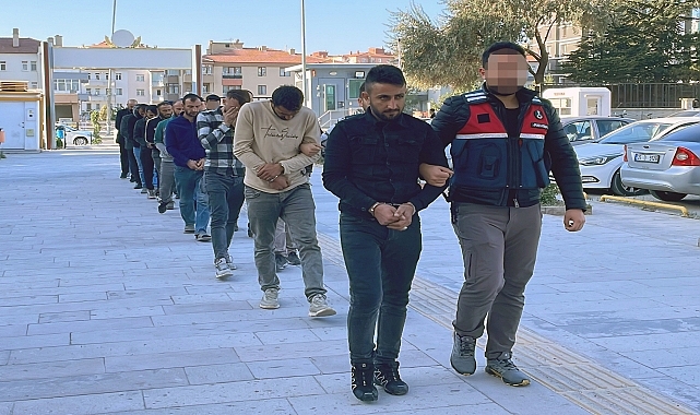 Uyuşturucu operasyonunda 21 zanlı yakalandı