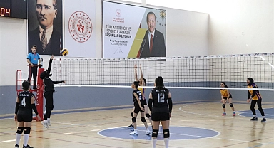 Voleybol İl Birinciliği müsabakaları başladı