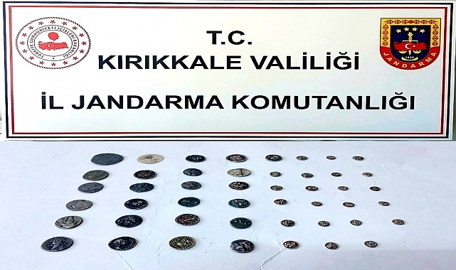 Yolcu otobüsündeki 2 yolcunun üzerinde 47 sikke ele geçirildi