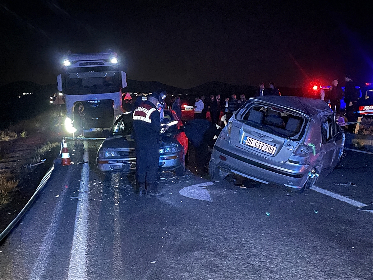 Zincirleme trafik kazasında 1 kişi öldü