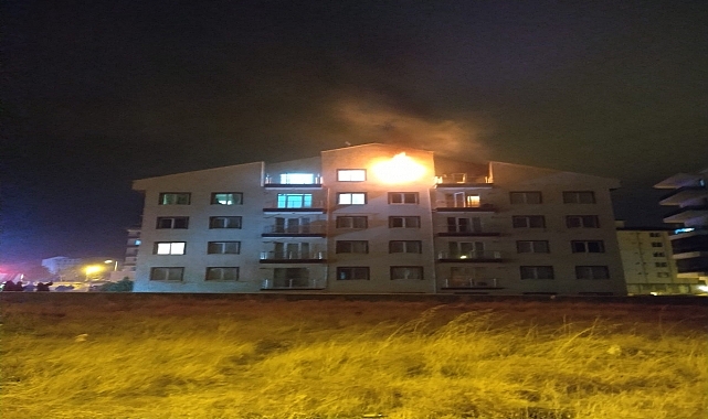 Apartmanda çıkan yangın hasara neden oldu