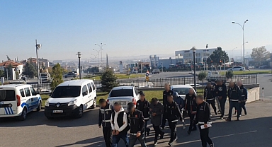 Aranan Şahıslara Polis Baskını