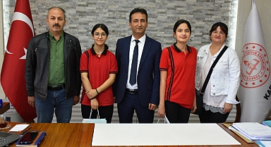 Çalışkan’dan Başarılı Öğrencilere Ödül