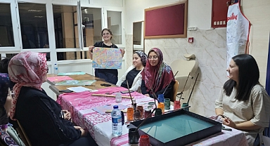 GSB Karaman Yurtlarında Ebru Kursu Yoğun İlgi Görüyor