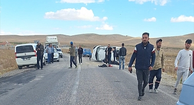 İslik - Karaman yolunda meydana gelen kazada 4 kişi yaralandı