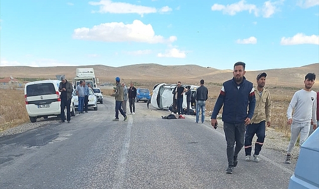 İslik - Karaman yolunda meydana gelen kazada 4 kişi yaralandı