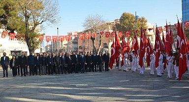 Karaman'da 24 Kasım Öğretmenler Günü kutlandı