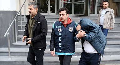 Bağ evlerinden hırsızlık yaptıkları öne sürülen 4 kişi yakalandı