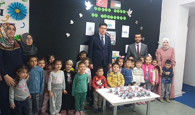 Minik Yüreklerden Filistin Desteği